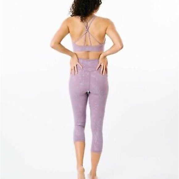 ZYIA Light Lilac Floral Double Strap Bra(L) & matching Pocket Hi-Rise Capri(12)) - Picture 6 of 10